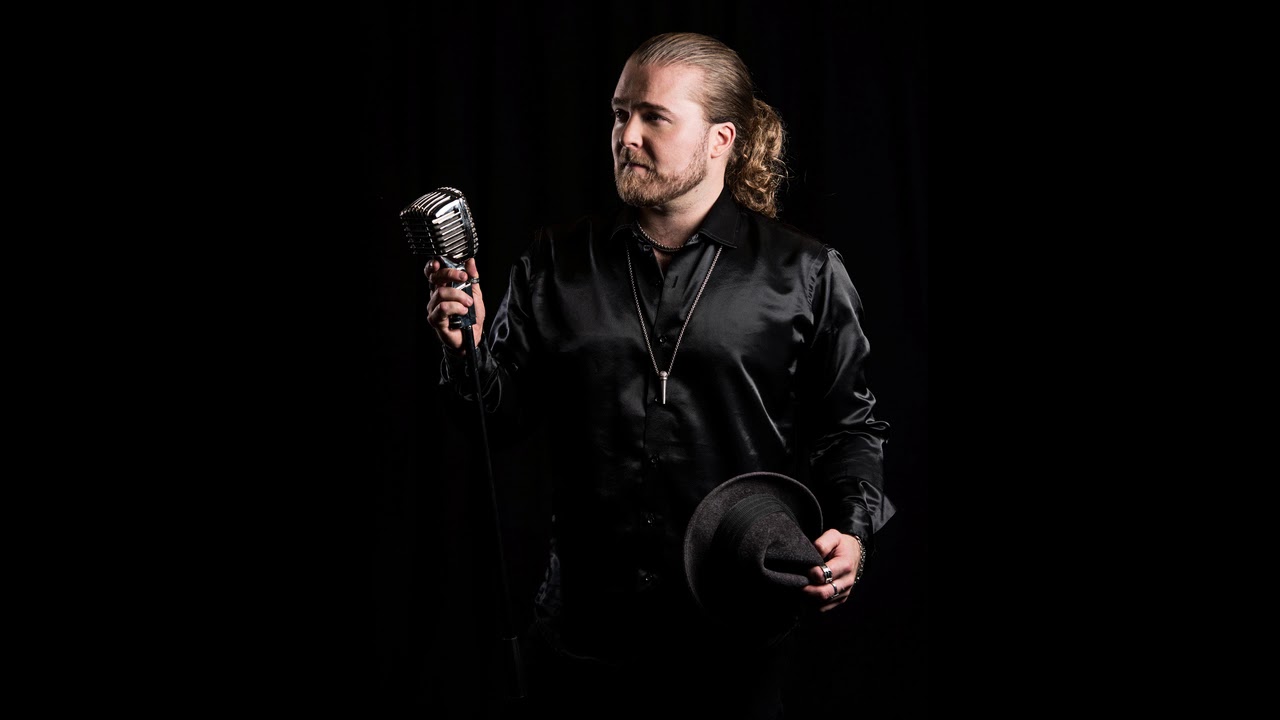 Olet kaikki - Teemu Roivainen
