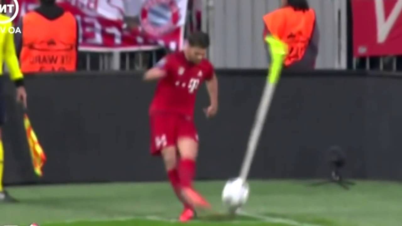 Xabi Alonso Fail Corner Kick Fail worst corner kick ever - Bayern Munich vs Arsenal