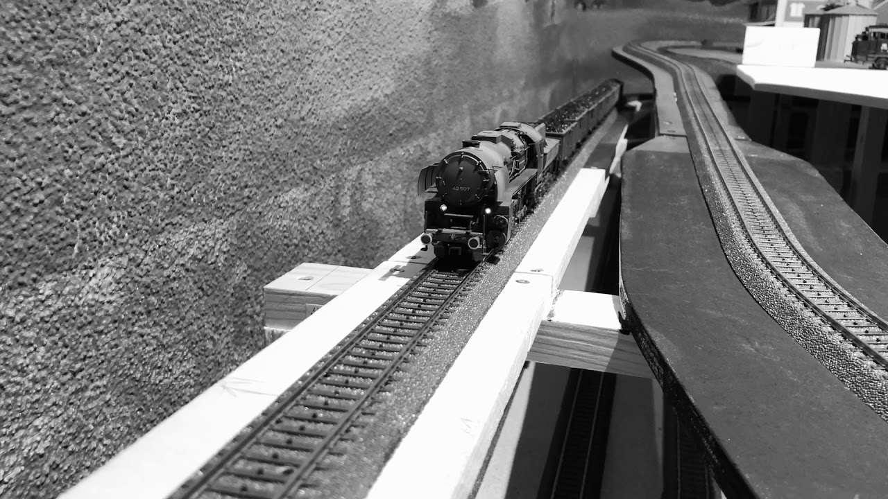 Märklin H0  Br 42 mit Kohlenzug