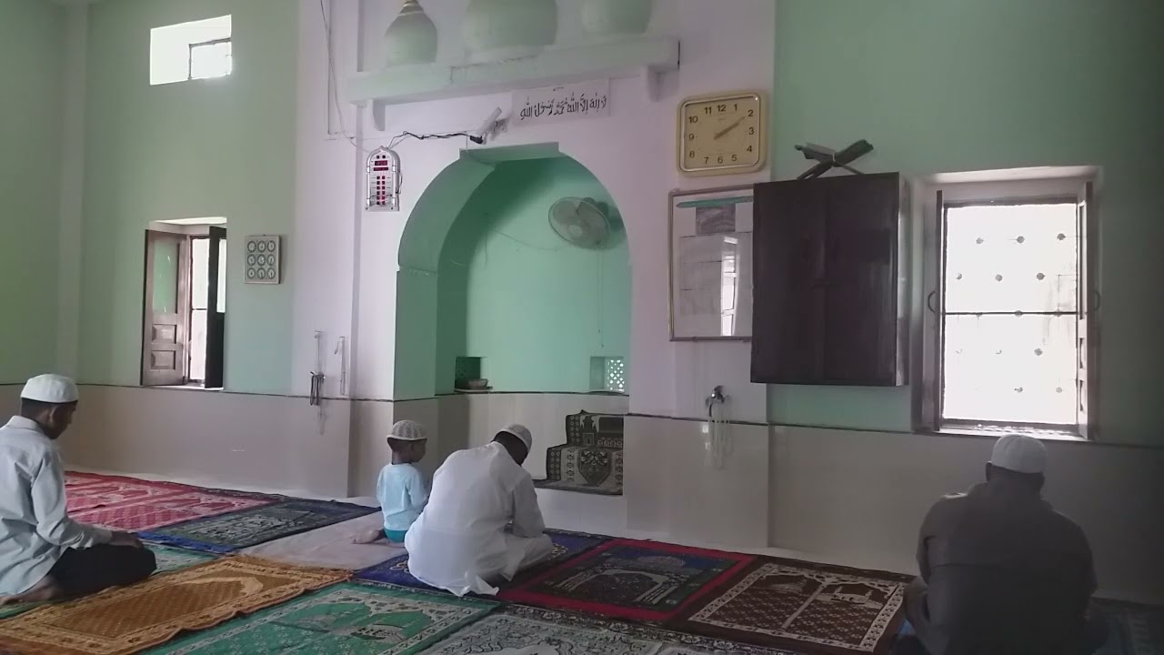 जुमा फर्ज नमाज के बाद सभी हजरात सुन्नत कर रहे हैं16रमजान मुबारक1447हिजरी6मार्च2026रोजे सब लोग रखें