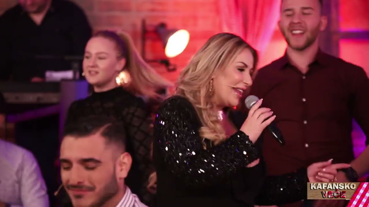 Elma Sinanovic -  MIX PESAMA UZIVO (cover)