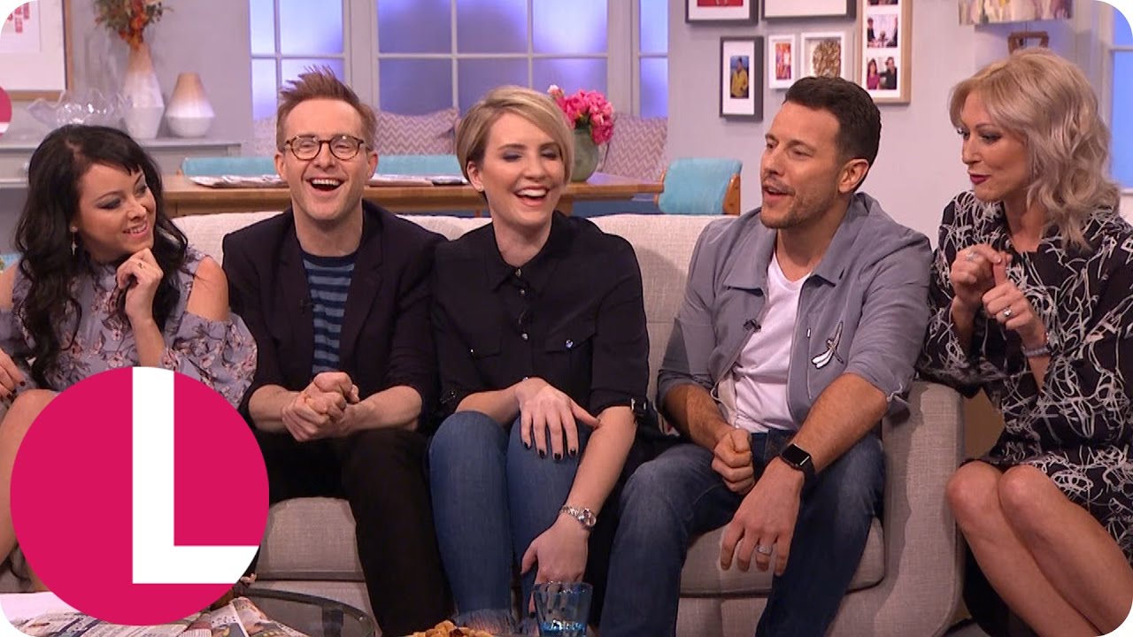 Steps Are Back With Their New Song 'Scared of the Dark'! | Lorraine