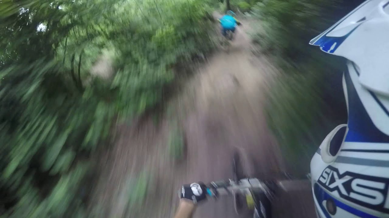 Torino CHIESETTA Downhill - GoPro Jump line Chiesetta ignorante inseguimento DH freeride fail