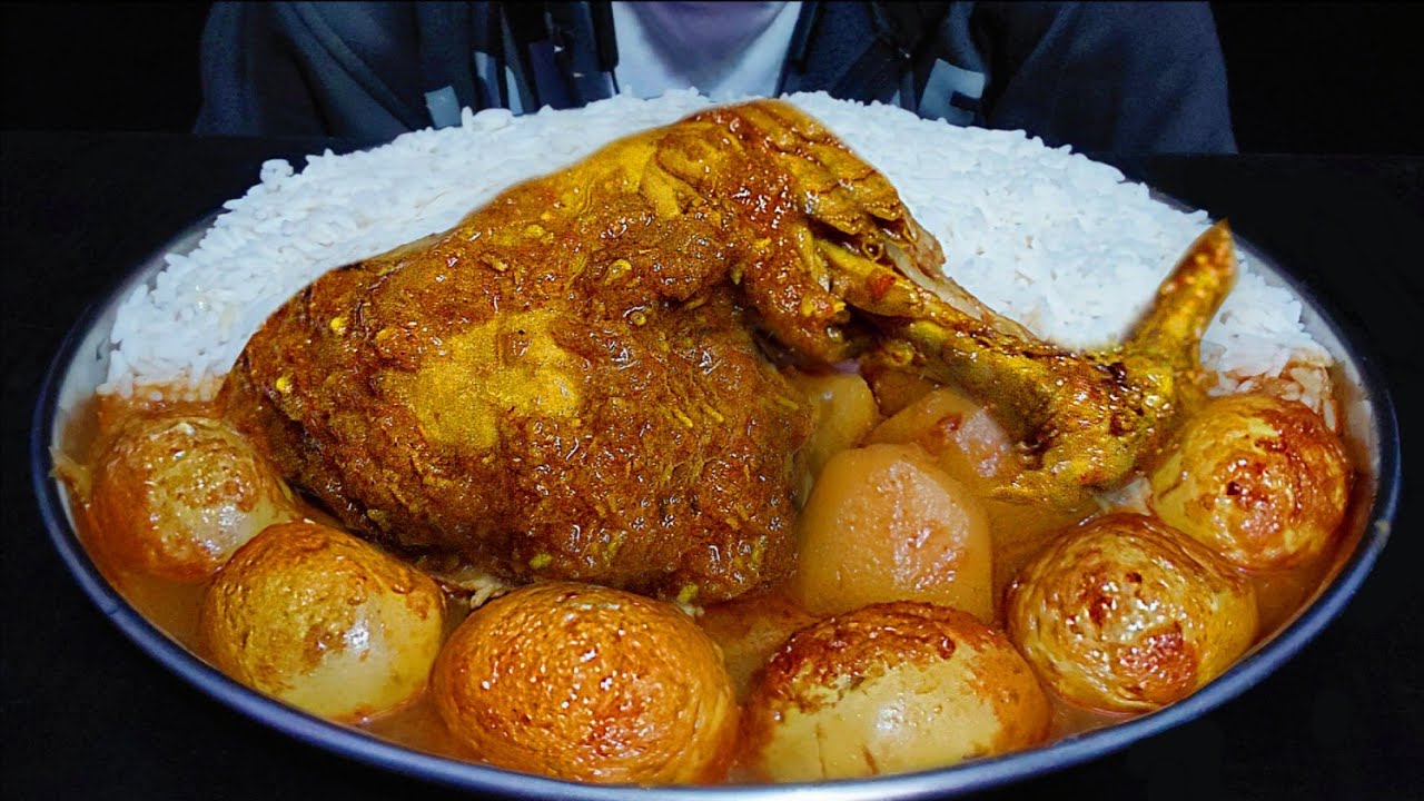 Big Bite।Spicy chicken curry।Spicy egg curry eating।Eating spicy chicken leg,eggs curry with rice 