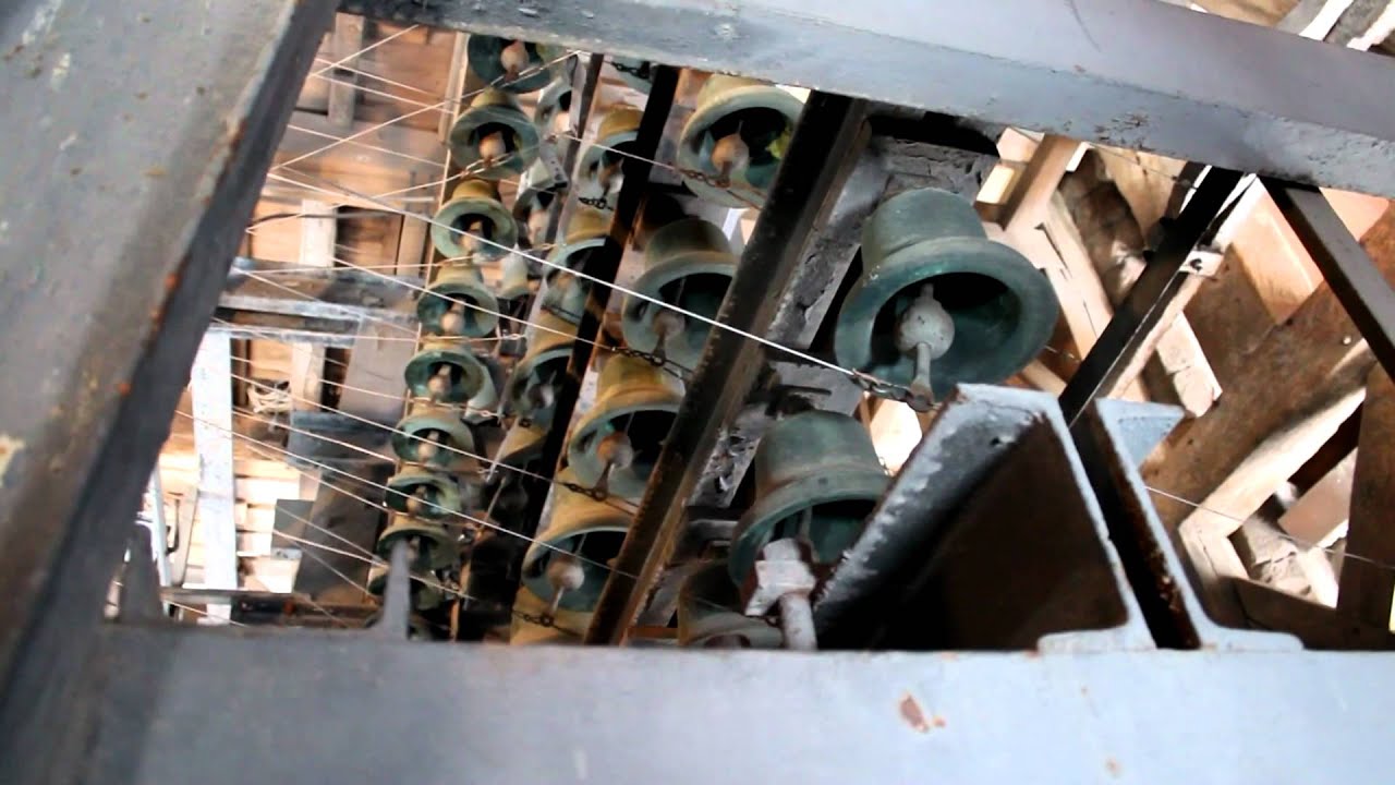 le carillon du beffroi de Douai en action