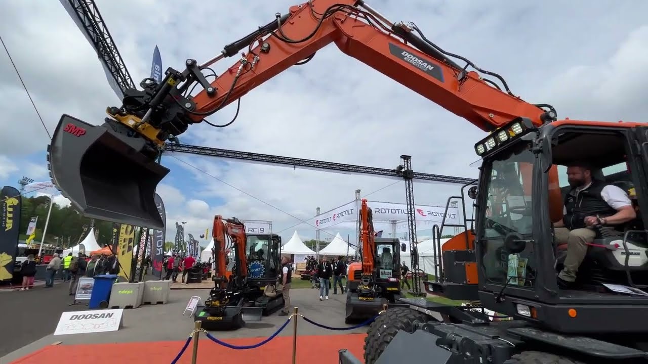 Elektrisk hjulgrävare från Doosan hos Maskinia AB