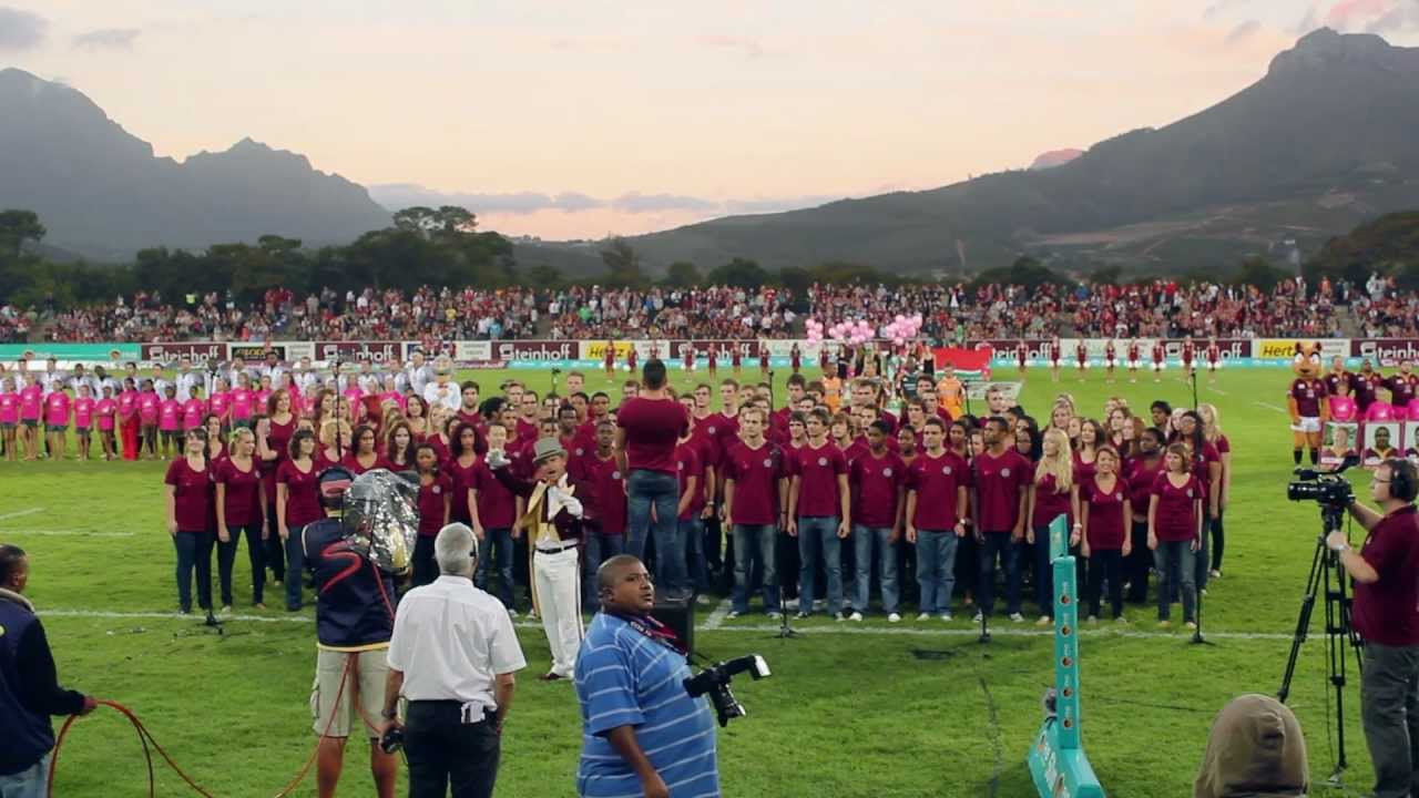 Die Universiteit Stellenbosch Koor sing Nkosi Sikelel' iAfrika voor Varsity Cup wedstryd.