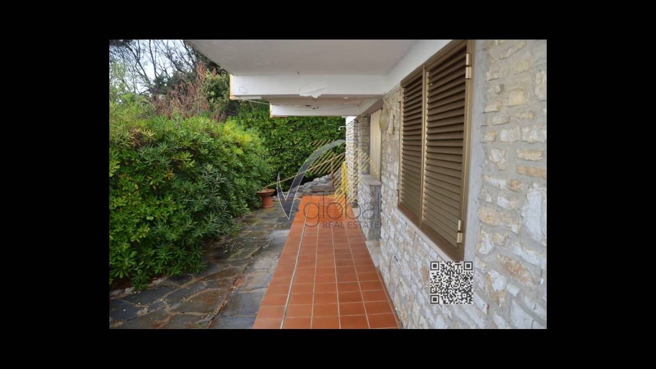 Villa con discesa privata sul mare in vendita a Castiglioncello Livorno, case fronte mare in Toscan