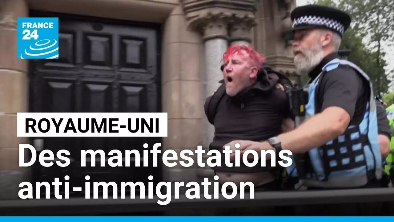 Au Royaume-Uni, manifestants antimigrants et antiracistes se font face • FRANCE 24