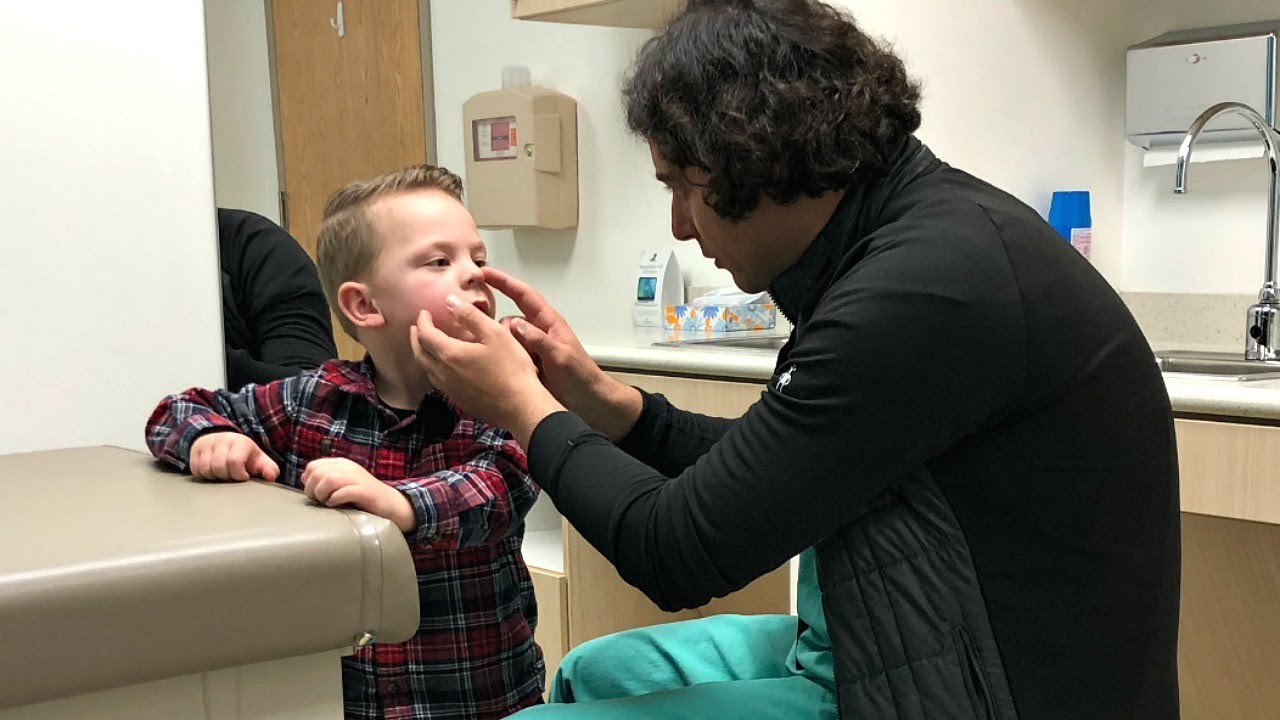 Visiting the Plastic Surgeon / SURGERY DAY!