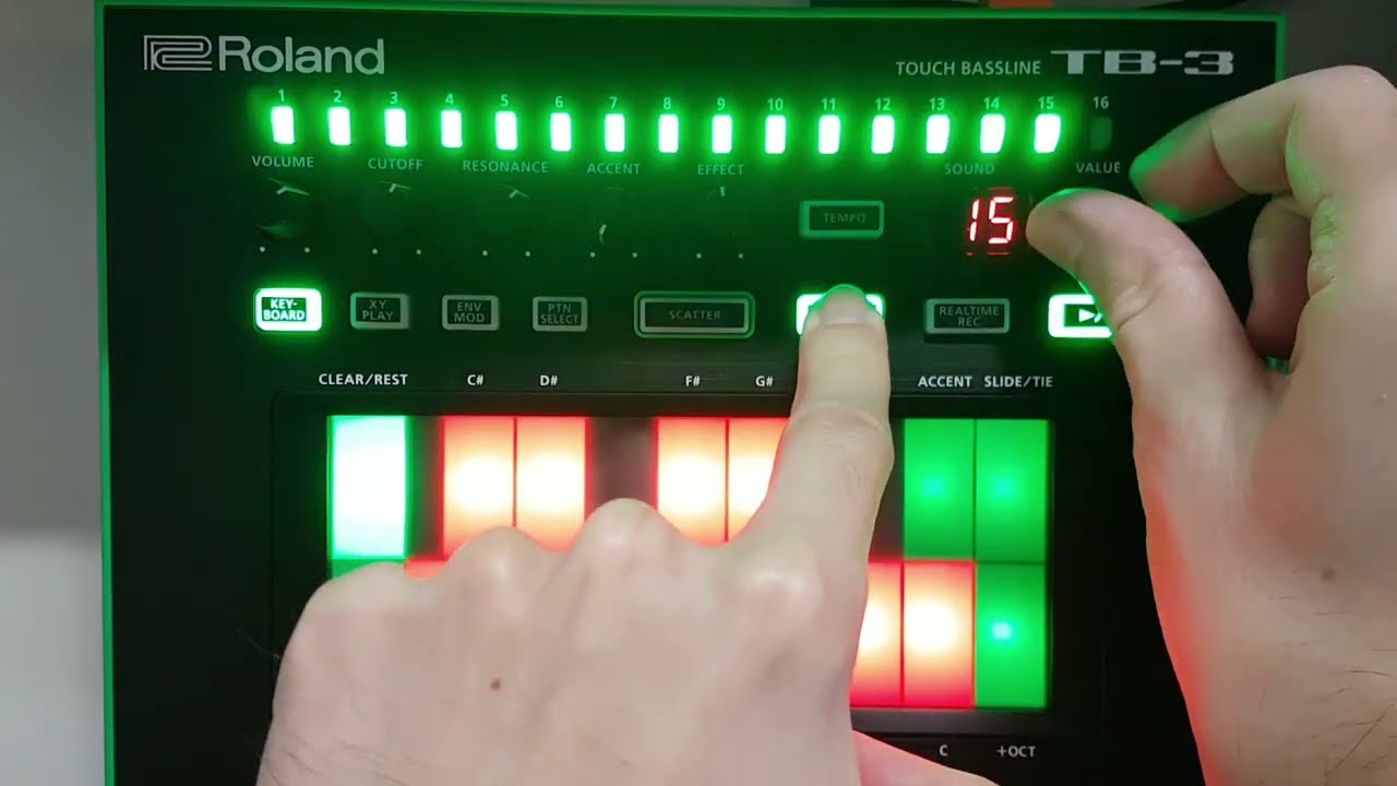 Roland Aira Tb3 - How To Build Hard TECHNO Bassline (Cocoricò Edition)
