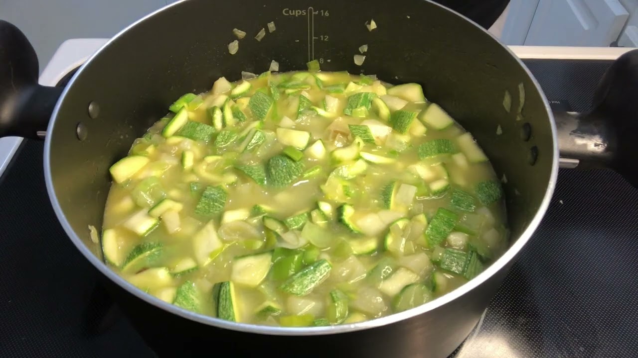 Soupe de courgettes et de pommes de terre