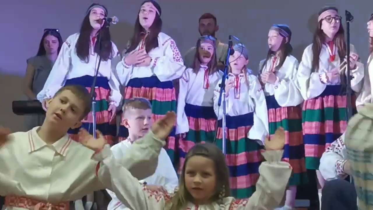 Беларусь, ты мой родны кут!!! Классно спели и станцевали! Дети поют в Церкви! Танцы в Церкви! Круто!