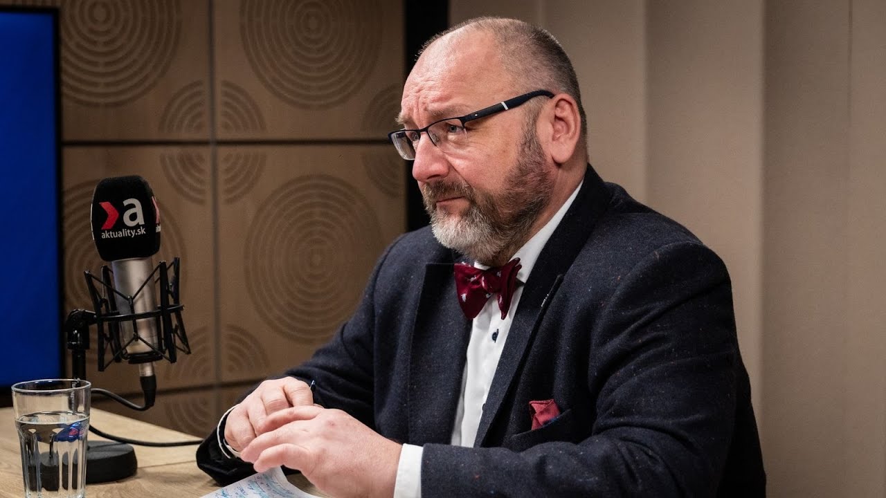 Pravdepodobnosť jadrového konfliktu narástla, dôvod na paniku ale nevidím, tvrdí expert Žiarovský