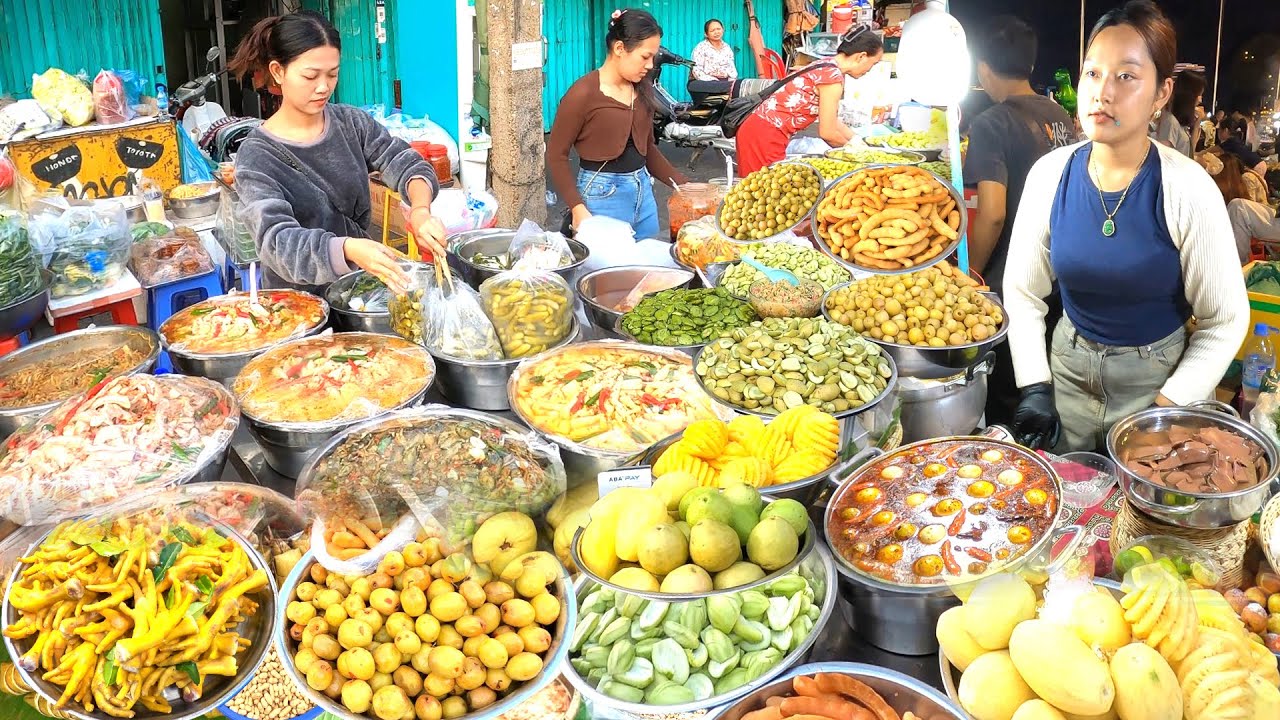 Awesome! Cambodian Street Food Tour - Walking Tour in Toul Tumpong Market & Chack Tomuk Walk Street