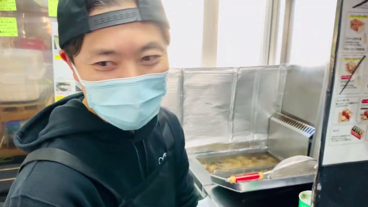 【一気に揚げる】ひろさんがチキンを一気に揚げる姿^ ^