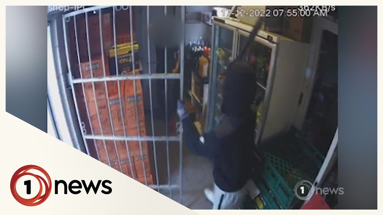 Hamilton dairy worker has fingers cut off by machete-wielding man