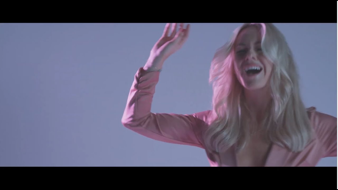 Laura Evans - Solo (Official Music Video)
