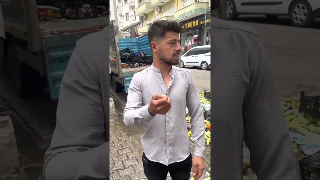 Silopi’de Sebzeci esnaftan belediyeye tepki! Sebzeleri yol ortasına döktü