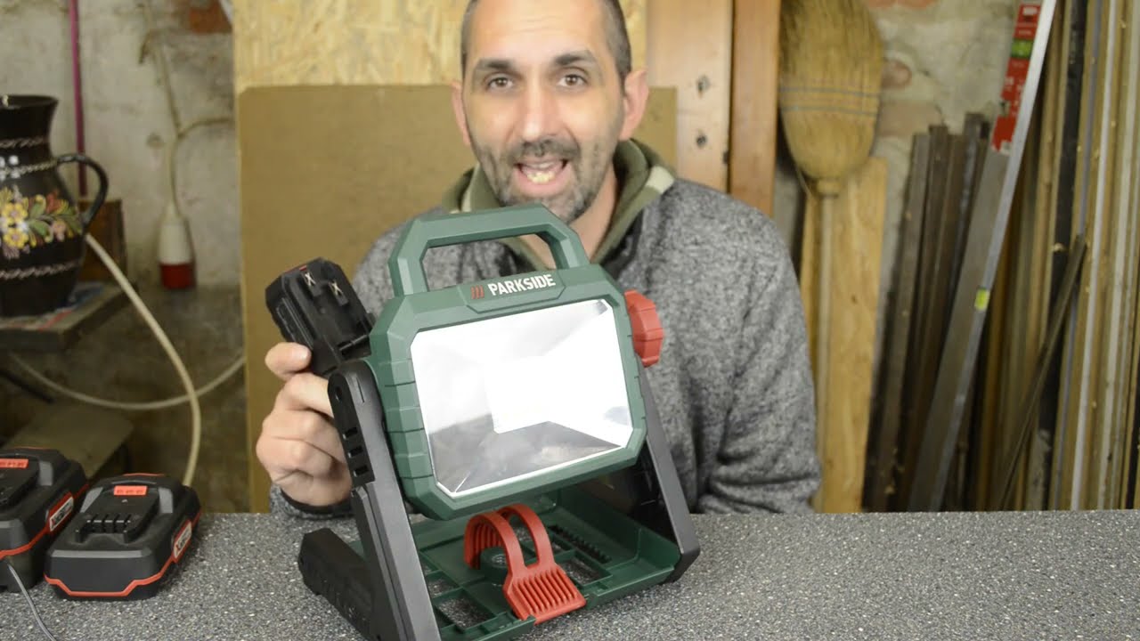 PLSA  20-Li A1 Parkside Led Reflektor kicsomagolás , teszt ( Lidl , Grizzly Tools GmbH ) Unboxing