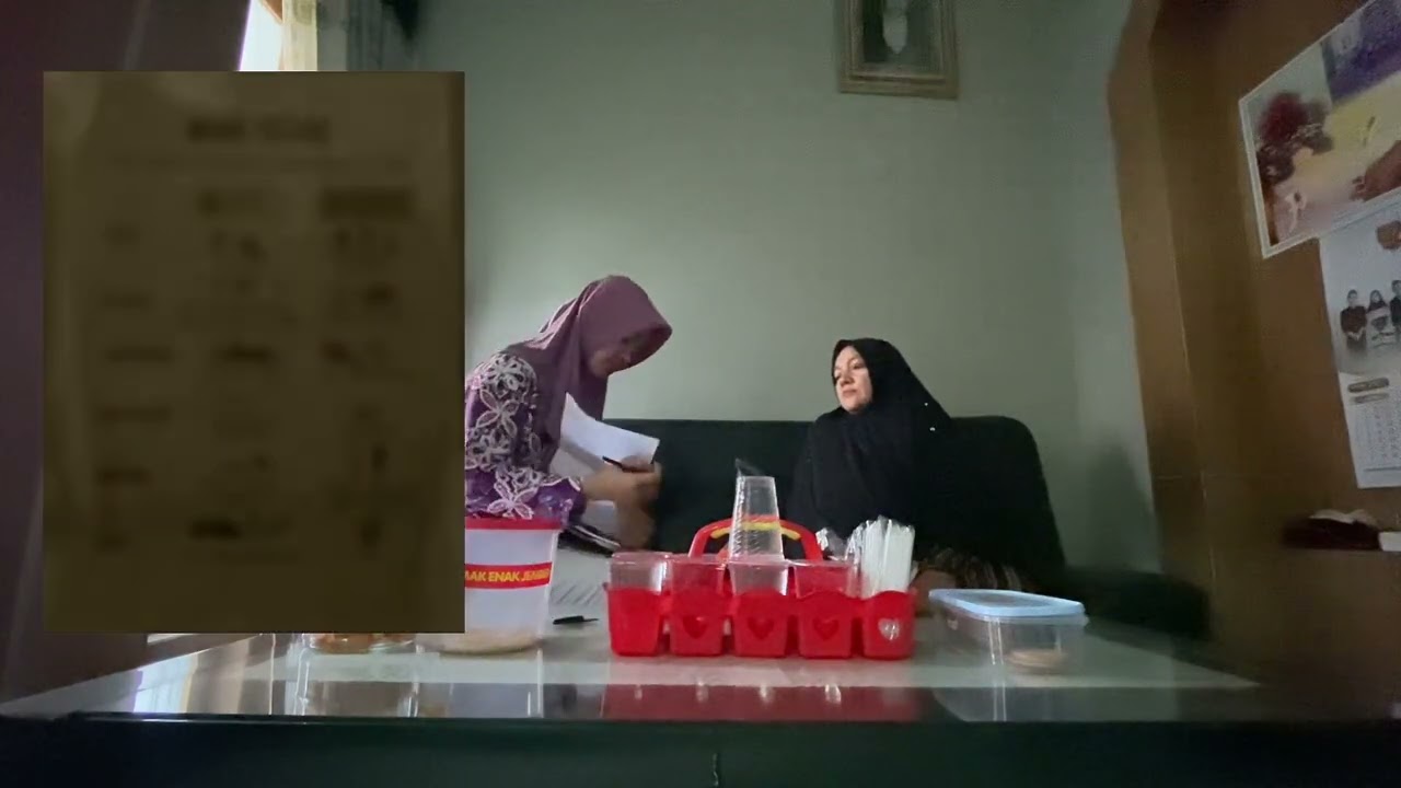 video komunikasi antara tenaga kesehatan dgn klien yg menderita asam urat dan gangguan pendengaran