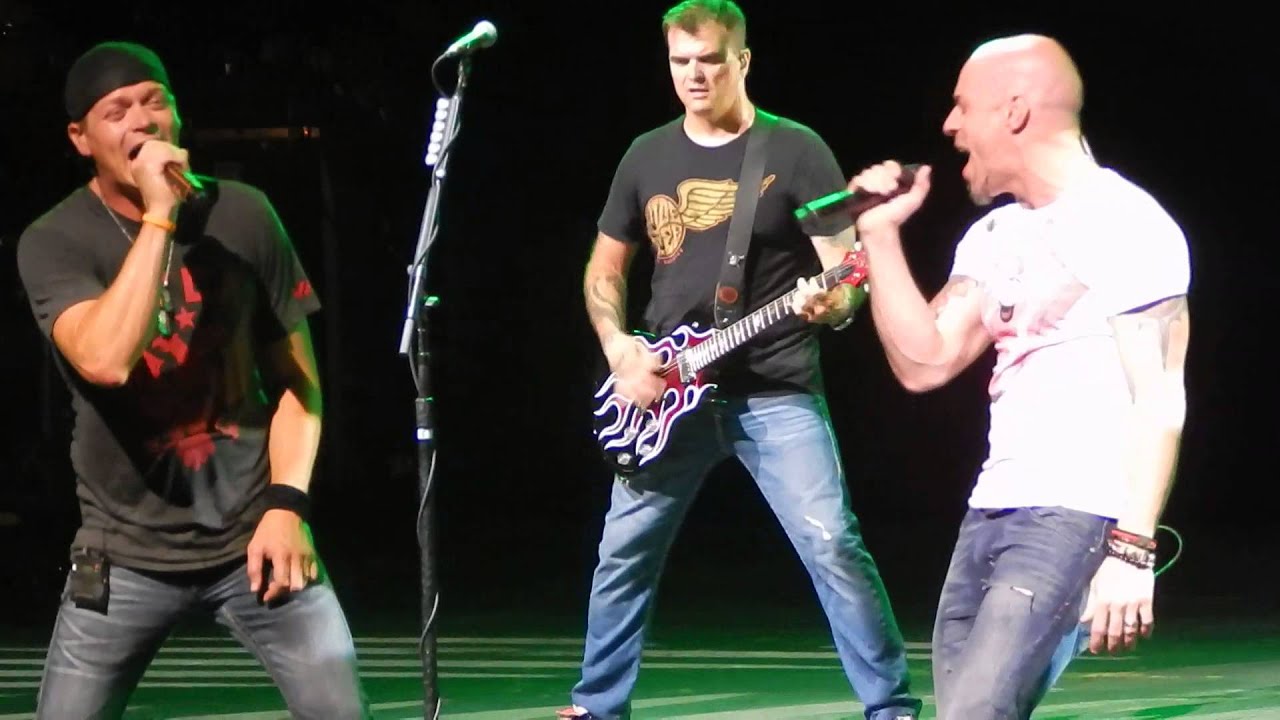 Brad Arnold 3 Doors Down & Daughtry Kryptonite Canandaigua NY July 16, 2013