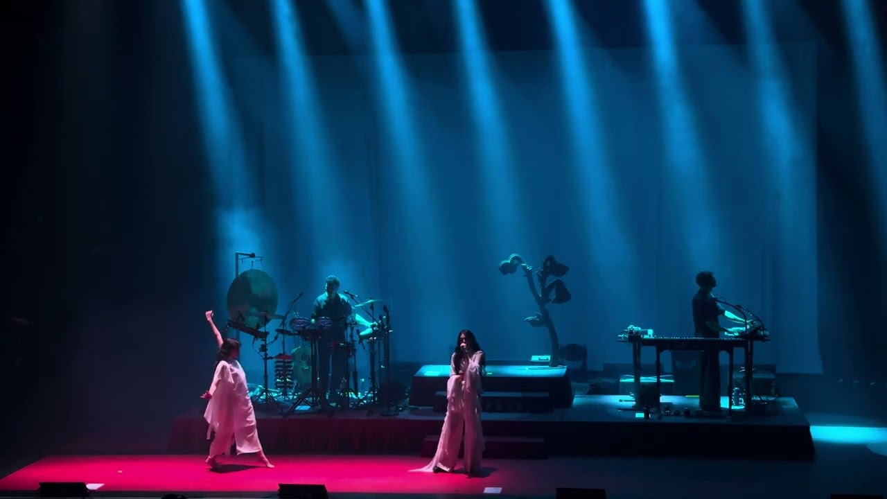 Solann live in Olympia (Paris) - April 9 2025 - Marcher droit