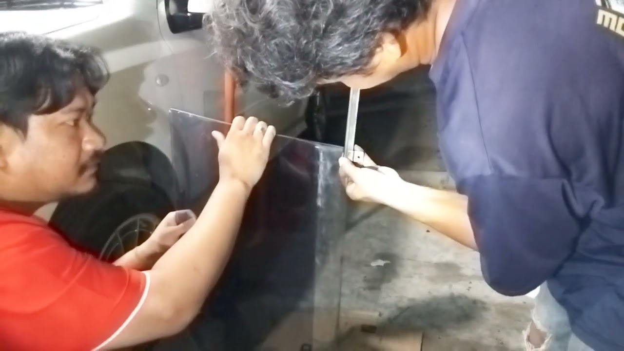 แก้ไขกระจกหลุด รถคลาสสิค โตโยต้า ซ่อมรถ 24 ชั่วโมง ในบางปะกง