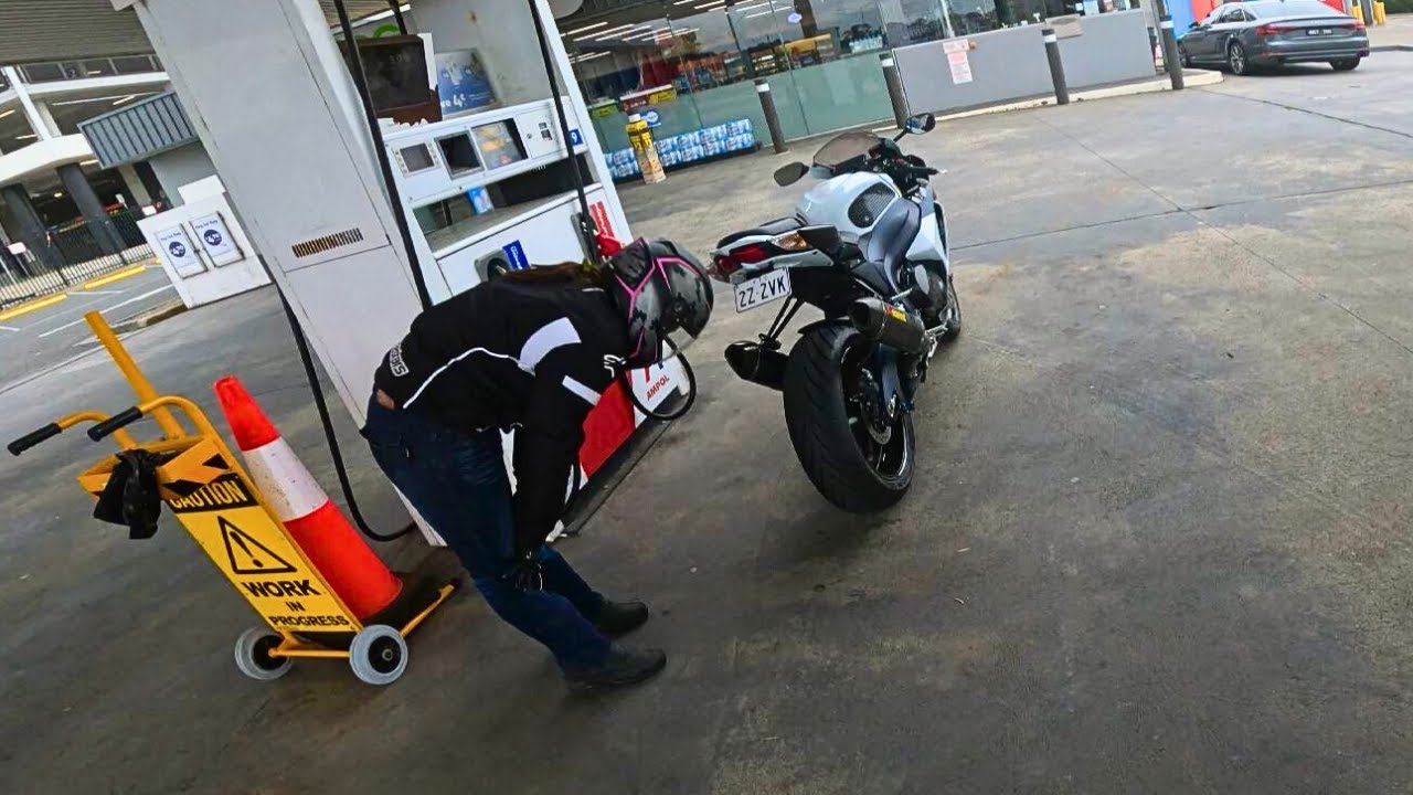 Her first ride on a sport bike was not as expected...