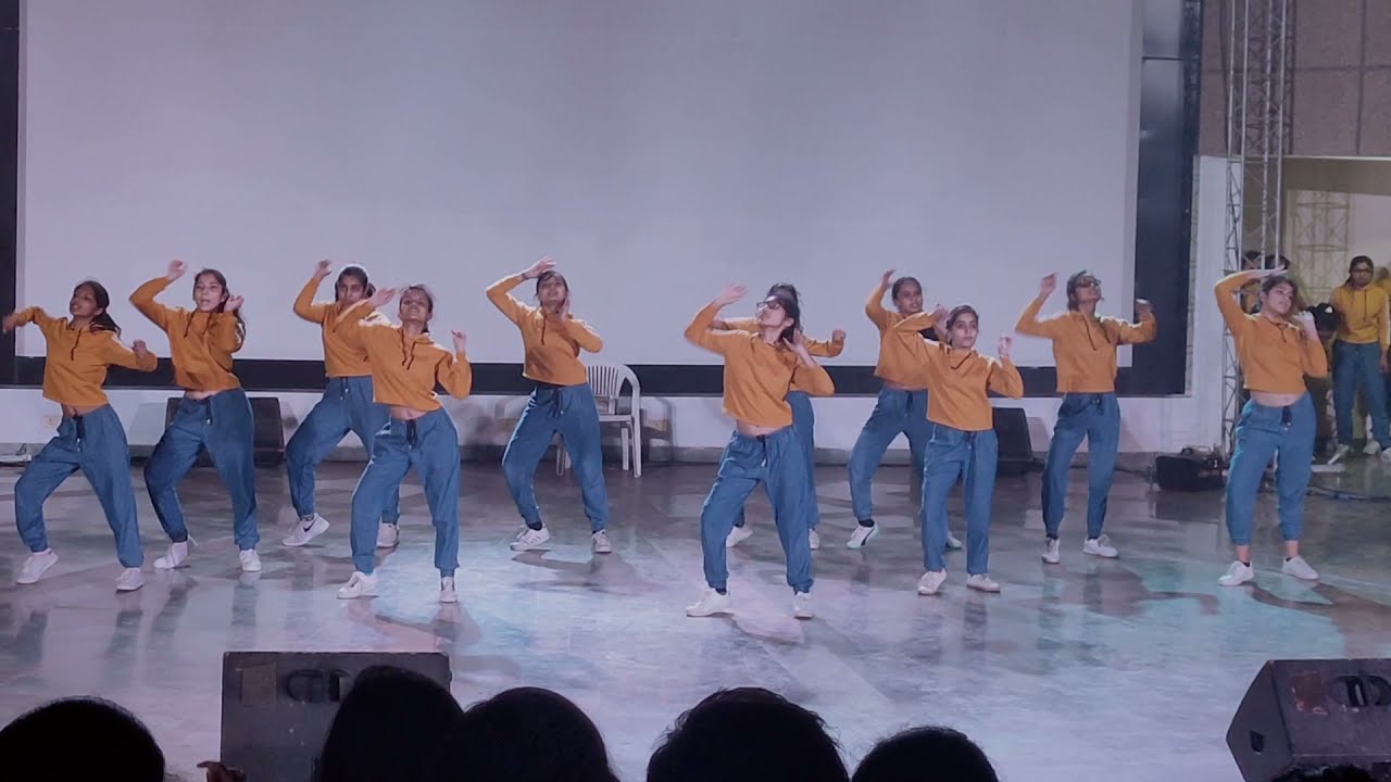Best group dance by IIT KANPUR STUDENTS...#IITK