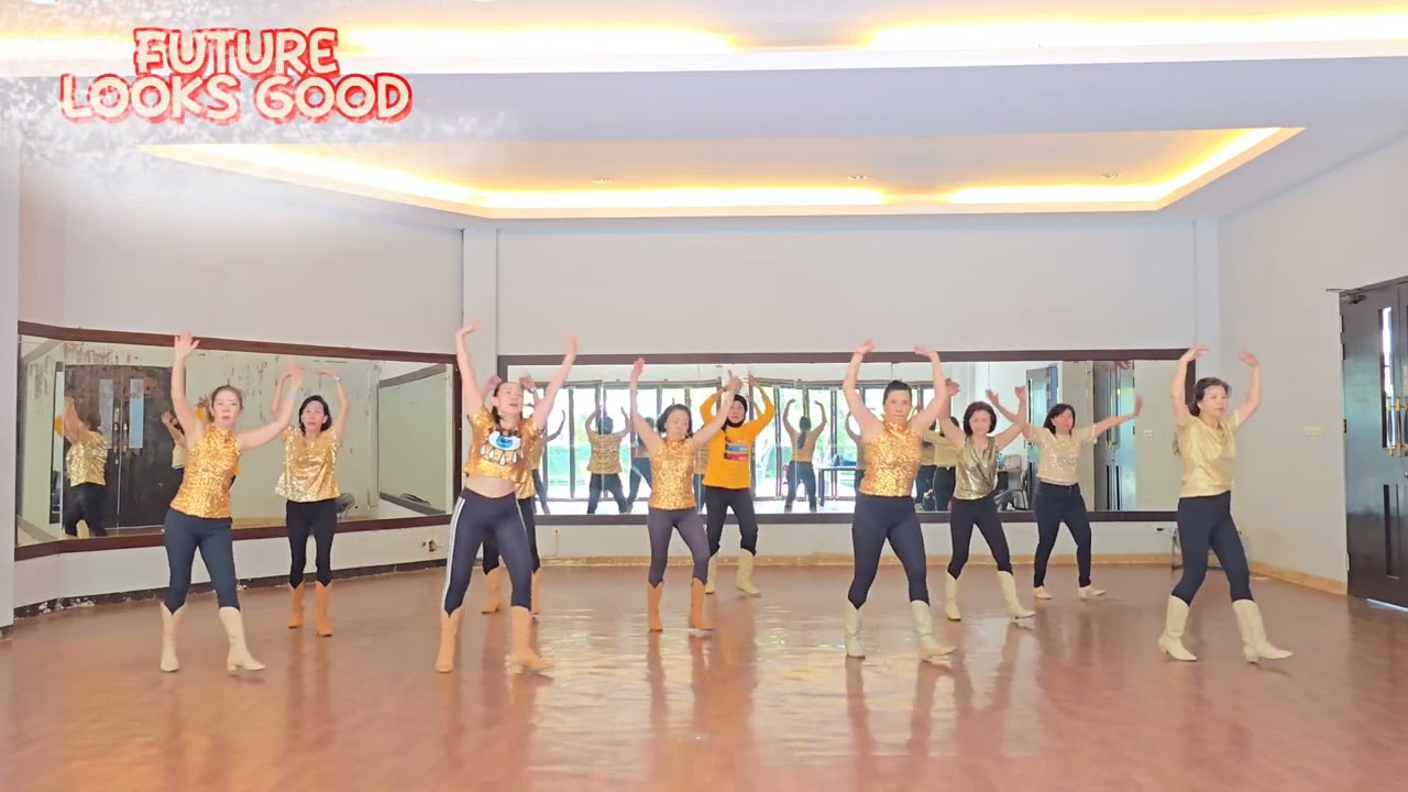 Future Looks Good - Line Dance, Choreo by Darren Bailey (UK), Demo by ALBATROSS Saturday Class