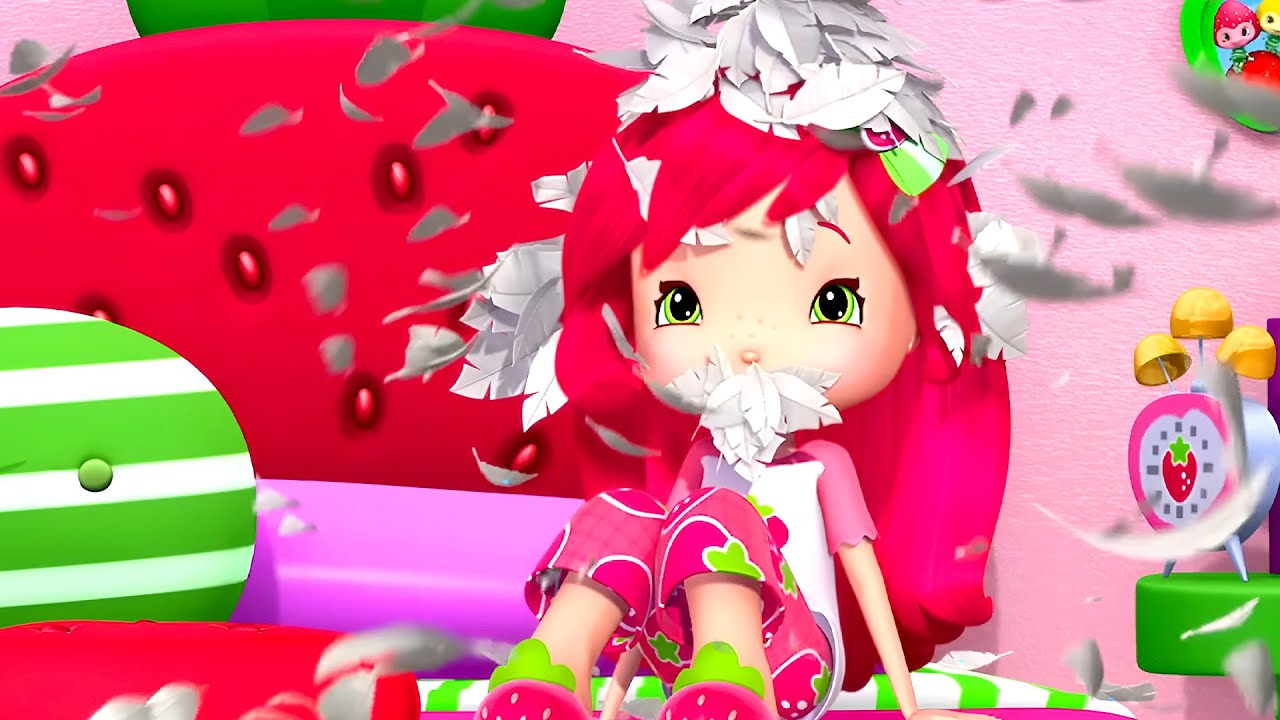 Moranguinho 🍓 Luta de travesseiros! 🍓Compilação de amizade 🍓 Filmes infantis