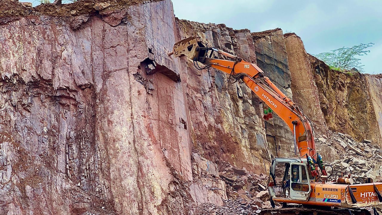 How to Break a Hill with an Excavator Machine! #excavators #stonemachinery/ tiếng gọi vùng cao #jcb 