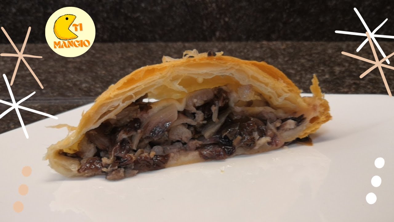 Tasca di pasta sfoglia Radicchio e Salsiccia - Ricetta Torta Salata Facile - Antipasto-Primo piatto