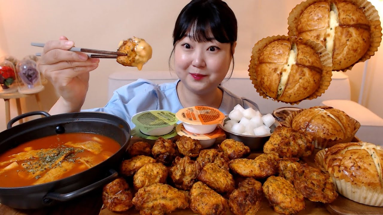 소스가득 굽네 고추바사삭치킨🌶 국물떡볶이 갈릭크림바게트볼 먹방 Crispy Pepper Chicken Tteokbokki Garlic cream balls Mukbang
