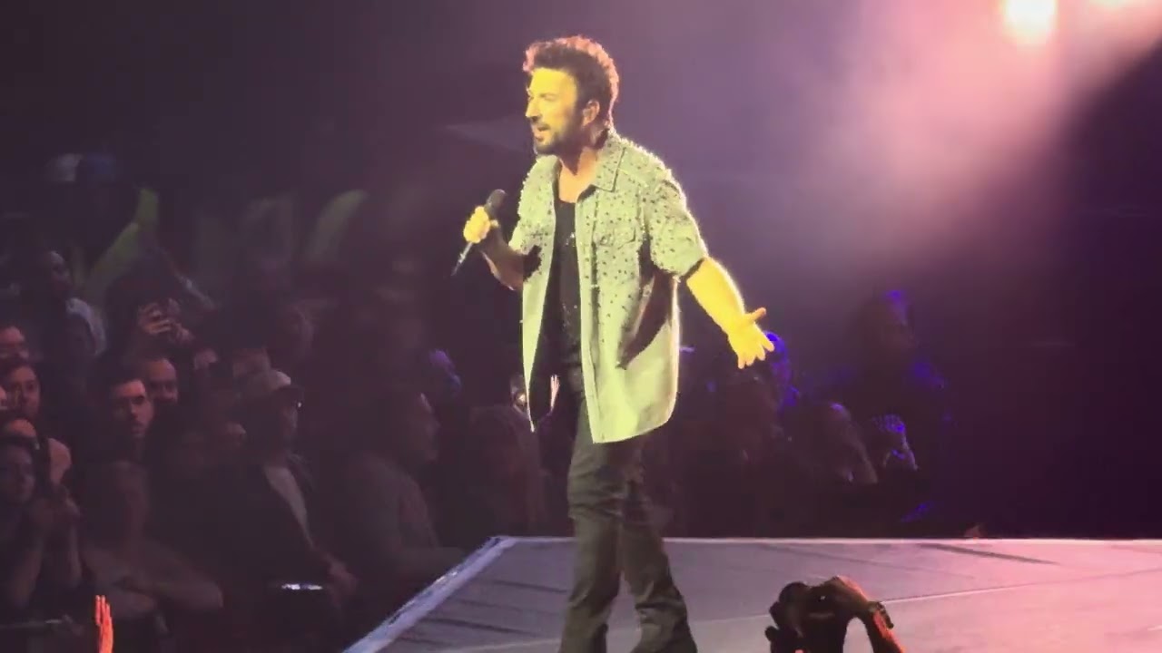 Tarkan - Dönmüyor Giden @SAP Arena Mannheim