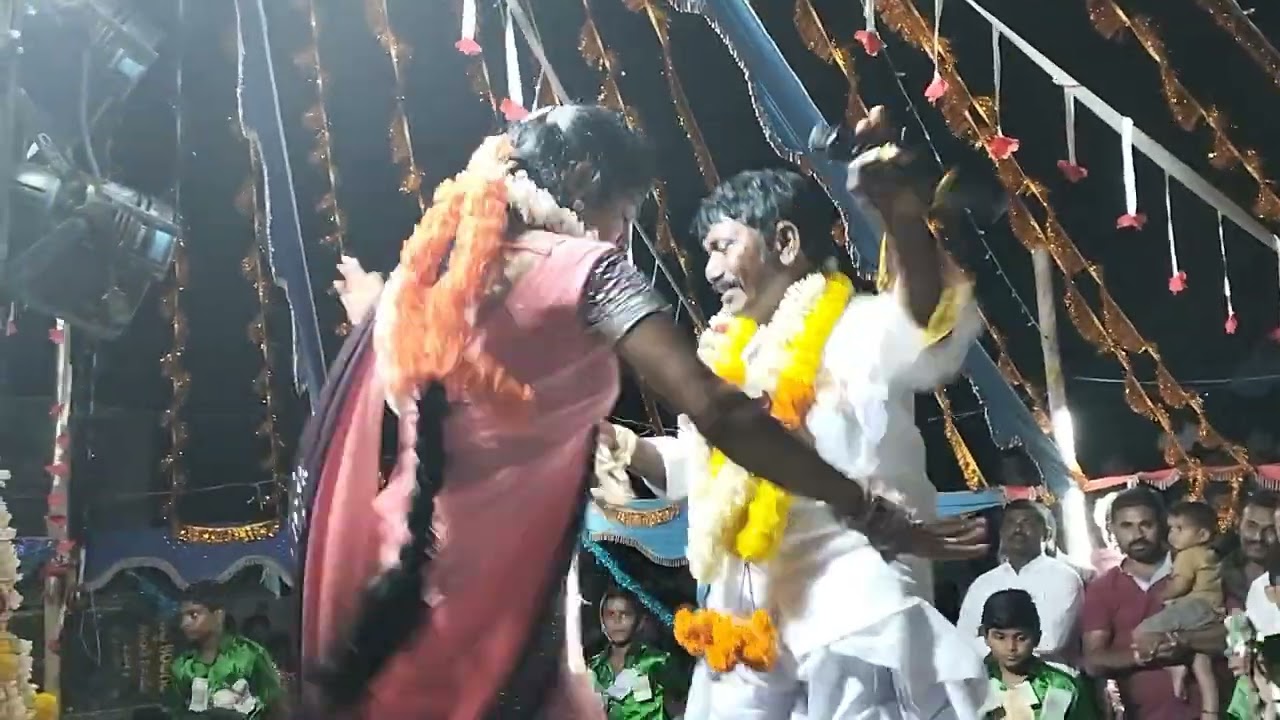 ఆకాశ వీధిలో అందాల జాబిలి అంటూ పడుతున్నారు కృష్ణయ్య గారు