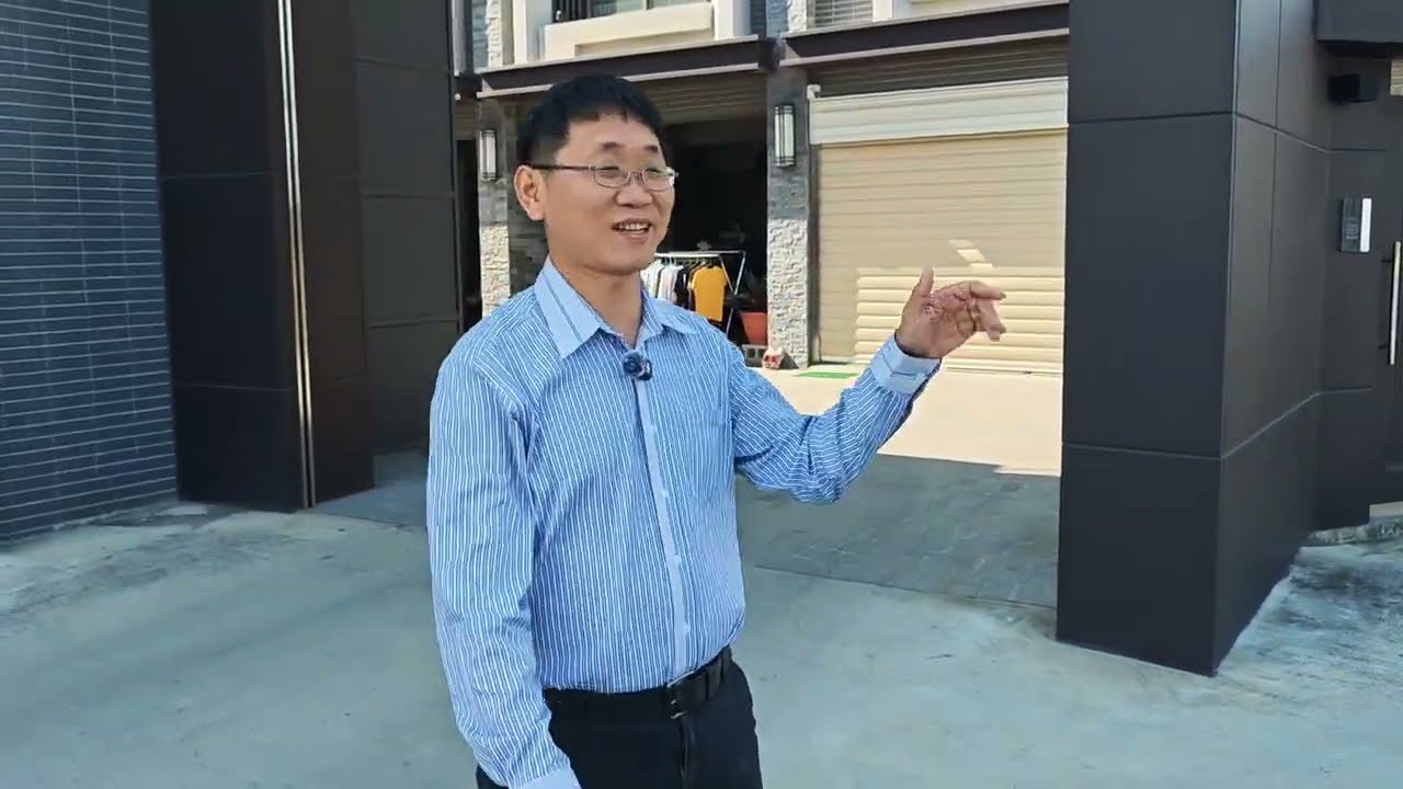 1880萬買台中神岡大富路近市區3年屋齡前院停車27地坪有前後院傳統格局間間套房4樓透天別墅屋況優0989905453