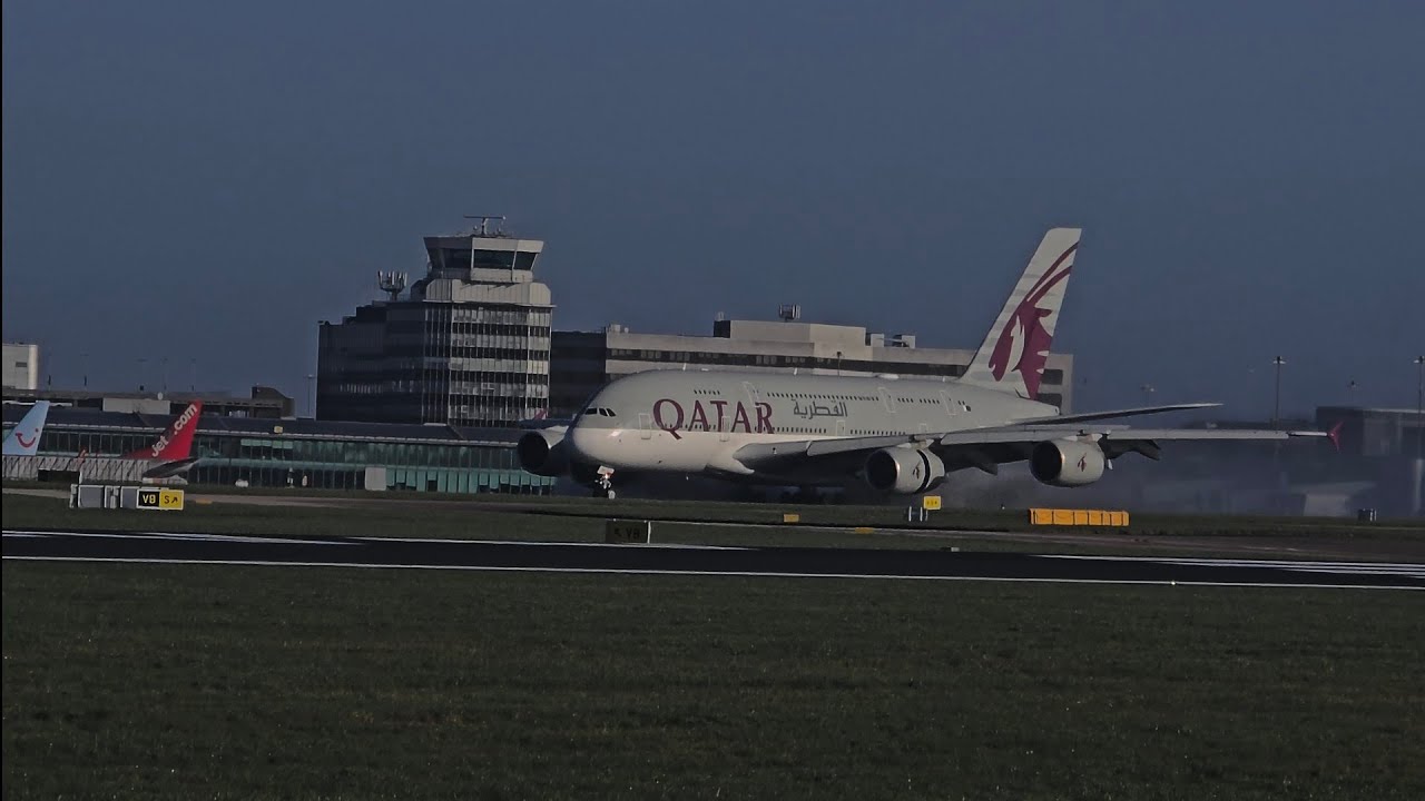 We had a special visit from Qatar A380 arrival 😍 an a few others planes (Manchester Airport)
