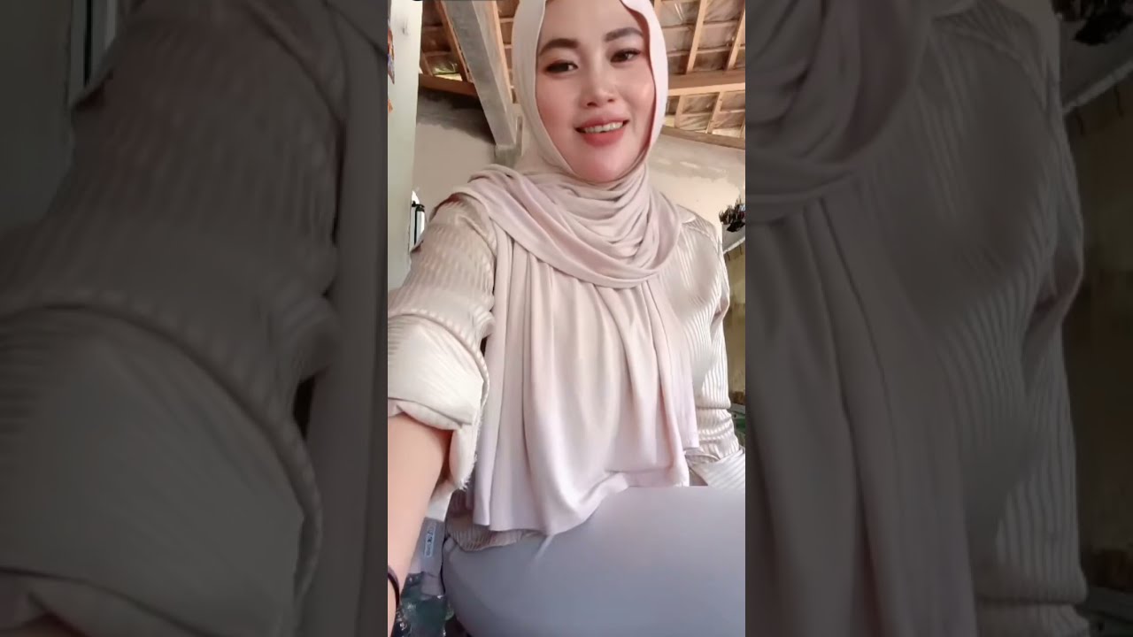 Live tiktok tante jilbab tobrut 🍑🍑
