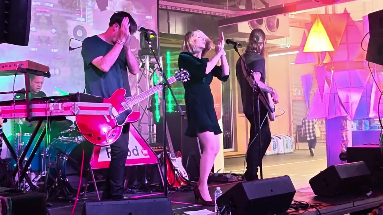 Melys - Sgleinio (live at Tŷ Pawb, Wrexham)