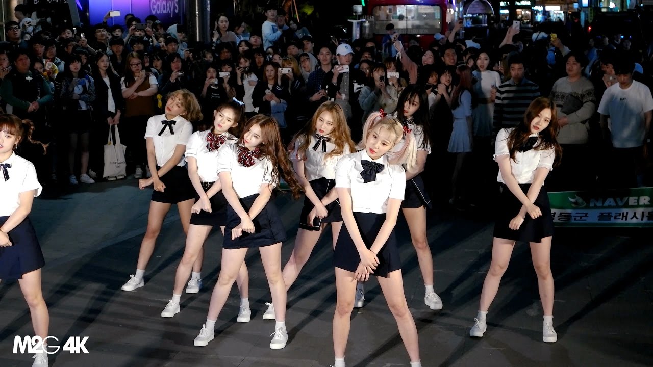 [직캠] 170514 신촌 버스킹 - 모모랜드 ( 어마어마해 ) 4K
