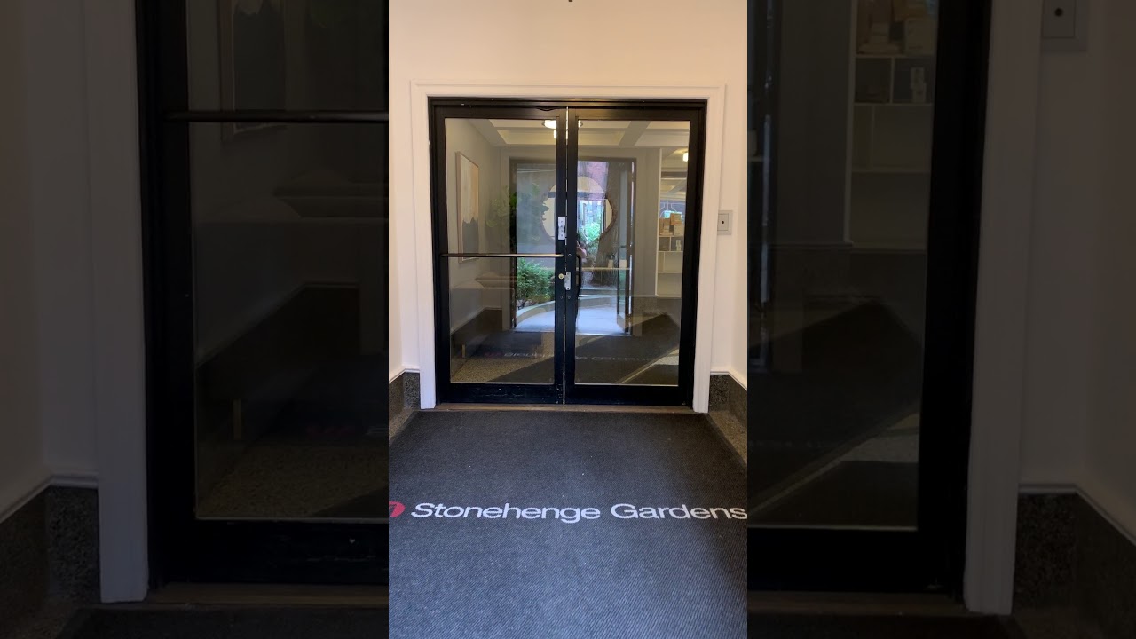 Stonehenge Gardens - Lobby Entrance