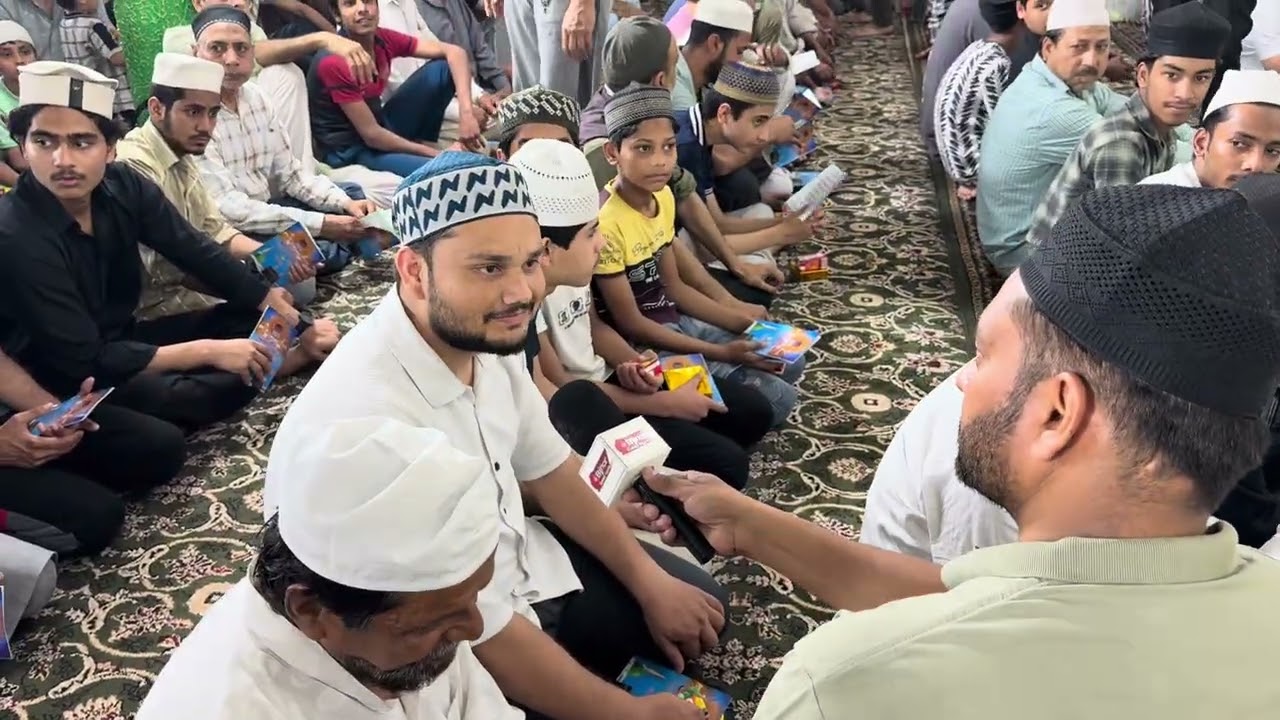 नजीबाबाद मोहल्ला संतोमालन काँटो वाली मस्जिद में आज 21 वी शब पर नमाज़ ए तराबी में कुरान मुक़म्मल हुआ