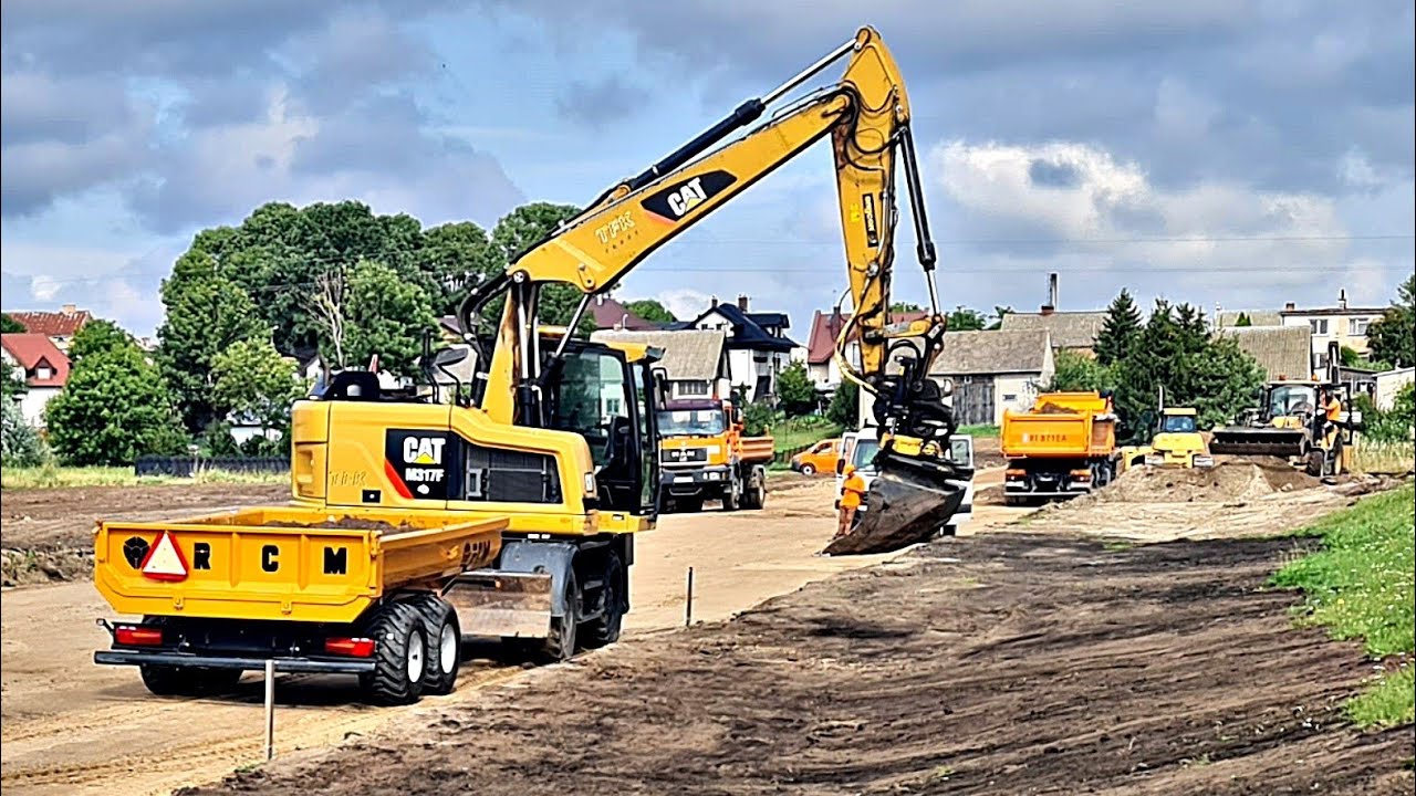 Porządkowanie terenów zielonych | Cat M317F tiltrotator Engcon przyczepa PK1 RCM