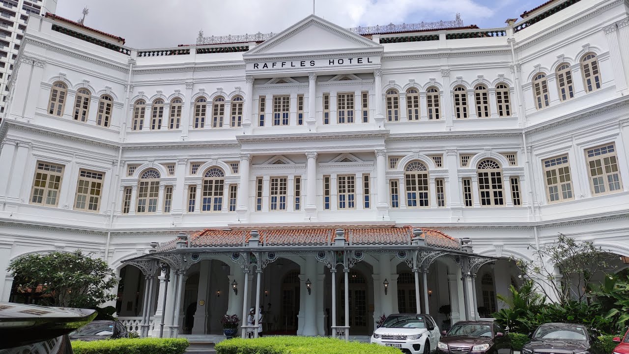 Raffles Hotel: Singapore's Amazing Iconic Hotel!