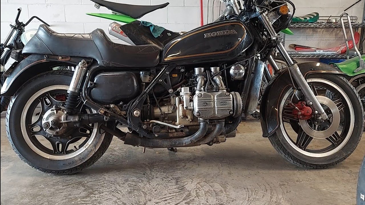 Honda GL1100 Goldwing 1981 года выпуска, заведётся с первого раза! Карбюраторы перебраны!