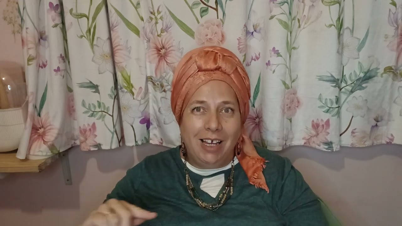 מה קשור? מה למדתי מהאדמ''ור מפיאסצנא, וקשירות חגיגיות שישמחו אתכן.