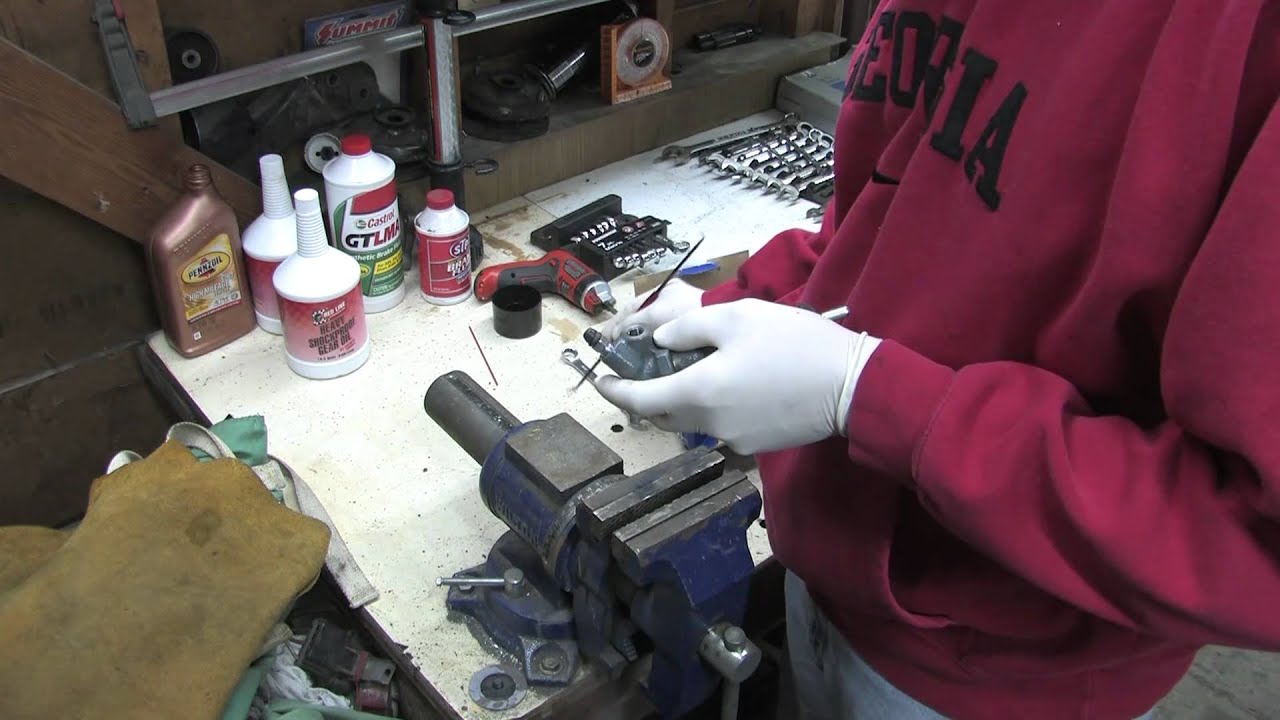 Trans & Clutch 6 - Bench Bleeding the Clutch