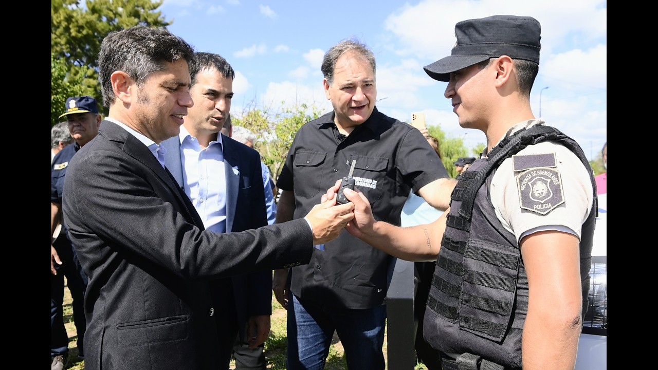 Entrega de patrulleros en San Isidro
